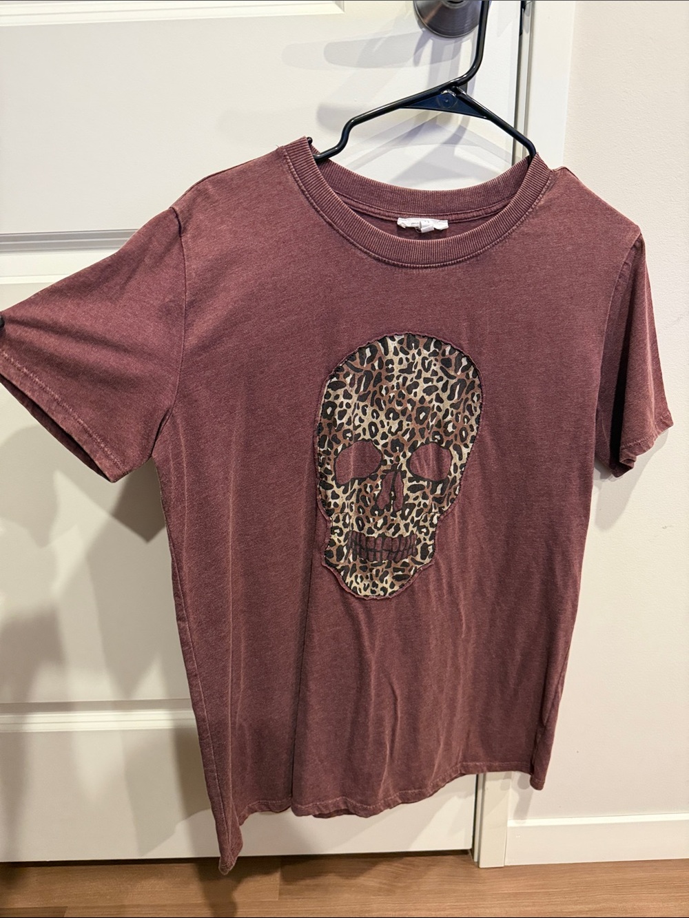 Maurices Mauve Short Sleeve Tee with Leopard Skull